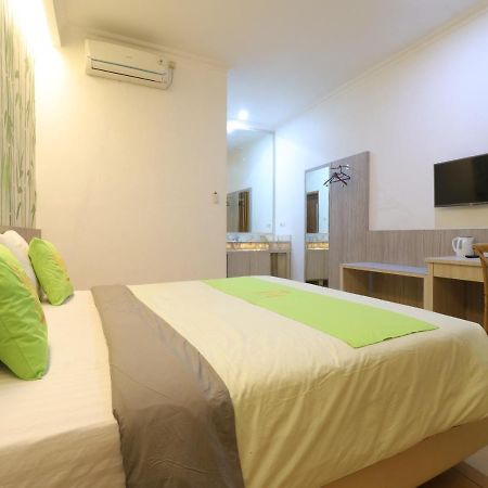 Hotel Huswah Airport Tangerang Dış mekan fotoğraf
