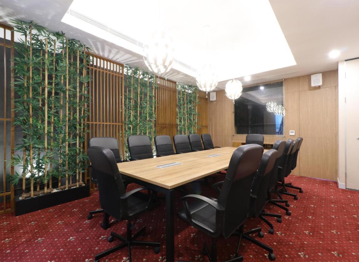 Hotel Huswah Airport Tangerang Dış mekan fotoğraf