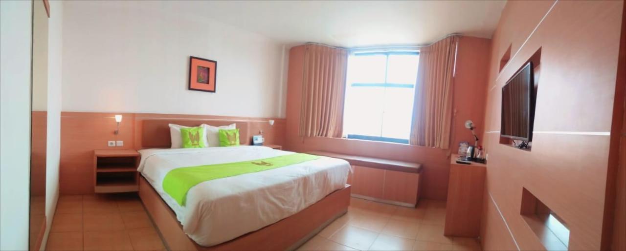 Hotel Huswah Airport Tangerang Dış mekan fotoğraf